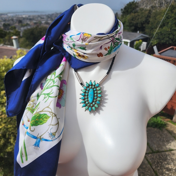 Blue and Silver Turquoise Necklace with Floral Design. Native Made/Signed - Picture 16 of 16